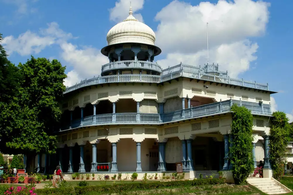 श्री मनकामेश्वर मंदिर